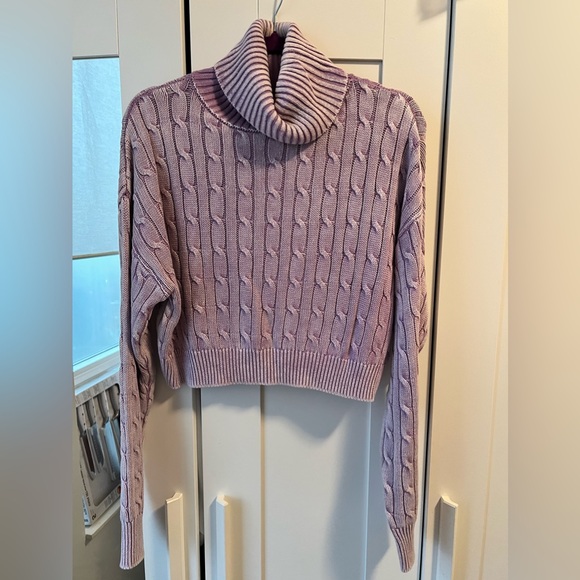 Fashion Nova Cropped Turtleneck - Picture 1 of 1